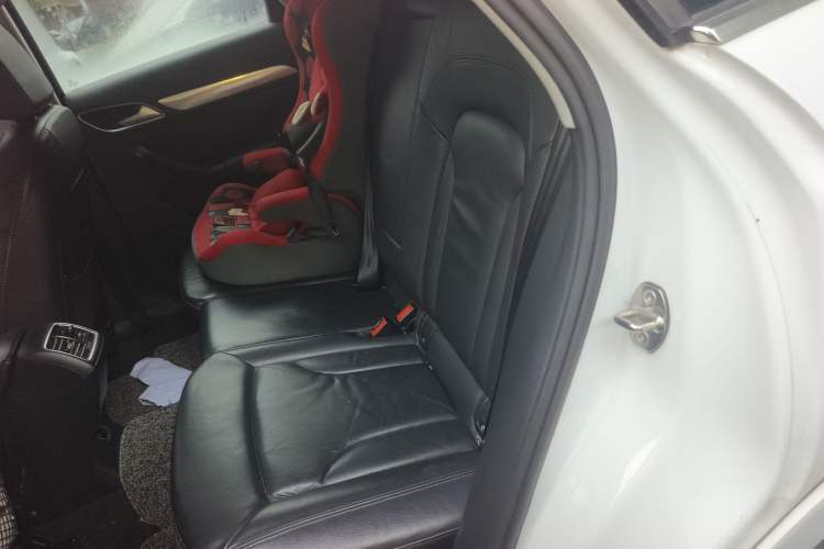Used Audi Q3 2015 35 TFSI Comfort Model Left Rear Seat