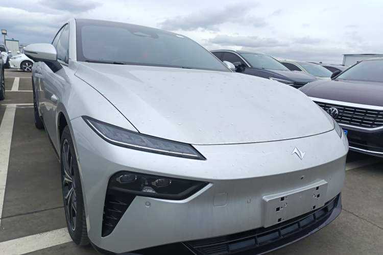 Used Dongfeng eπ eπ007 2025 Model Range-Extended 230 Leading Supreme Edition
