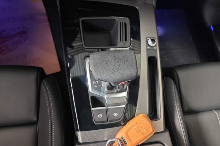 Used Audi Q5L 2023 40T Luxury Dynamic Model
