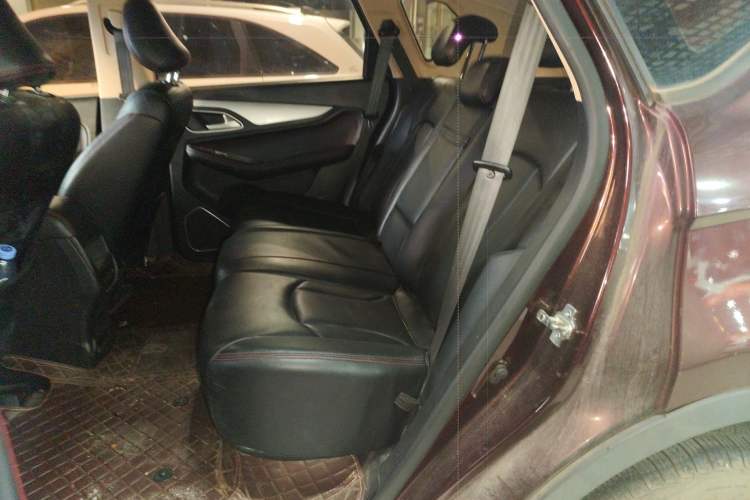 Used Baojun 560 2015 1.8L manual Comfort trim level