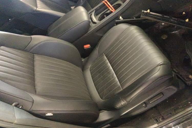 Used Honda Breeze 2021 240TURBO CVT Two-Wheel Drive Phantom Night Edition Right Front Seat