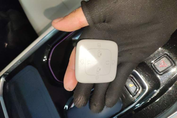 Used Zeekr 009 2024 7-Seater Walk-Through Version Four-Wheel Drive 108 kWh Interior 1