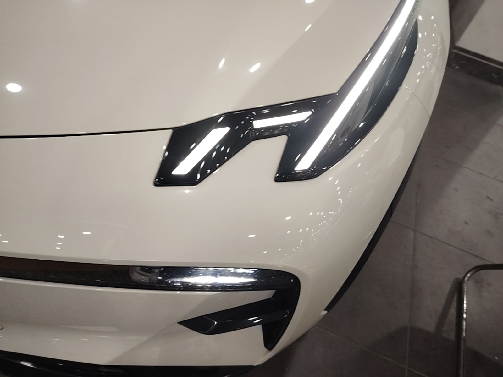 Zeekr X 2023 Four-Wheel Drive YOU Edition 4 Seats — снимка 8