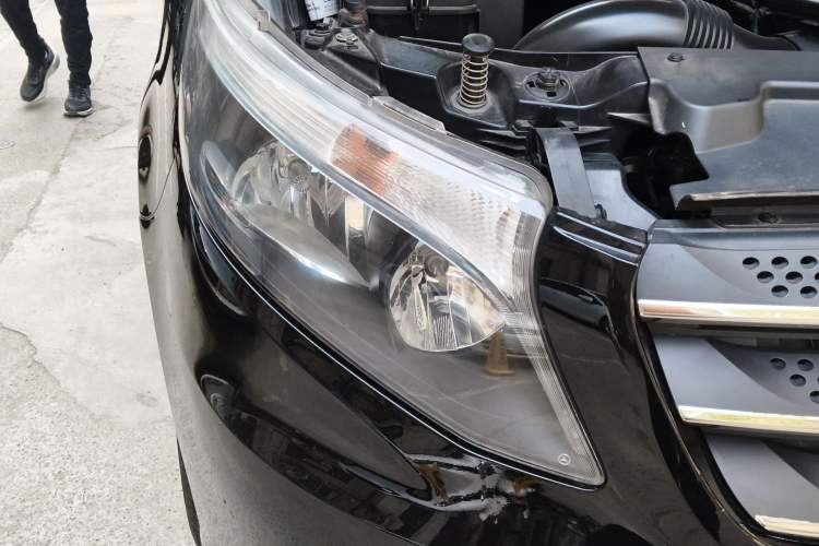 Used Mercedes-Benz Vito 2018 2.0T Business Version China VI Emission Standard Right Front Headlight