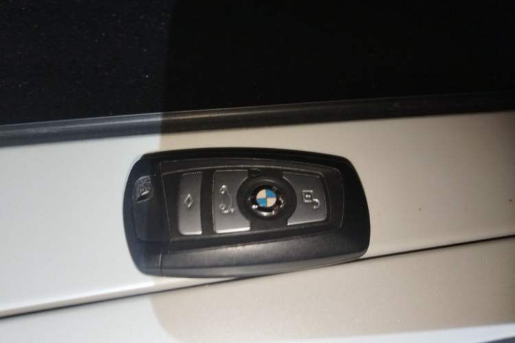 Used BMW 5 Series 2014 525Li Leading Model Vehicle Key