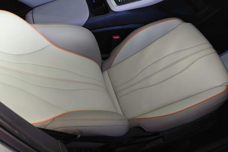 Used BYD Song Pro New Energy 2024 HONOR Edition DM-i 110KM Beyond Model Right Front Seat