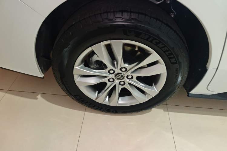 Used Toyota SIENNA 2021 2.5L Hybrid Premium Edition Exterior 5