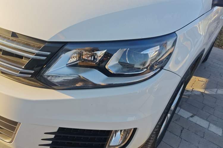 Used Volkswagen Tiguan 2017 300TSI Automatic Two-Wheel Drive Silk Road Comfort Edition
