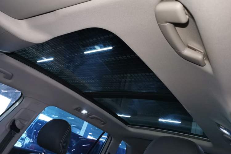 Used Volkswagen Tiguan L 2022 330TSI Automatic Two-Wheel Drive Smart Edition
