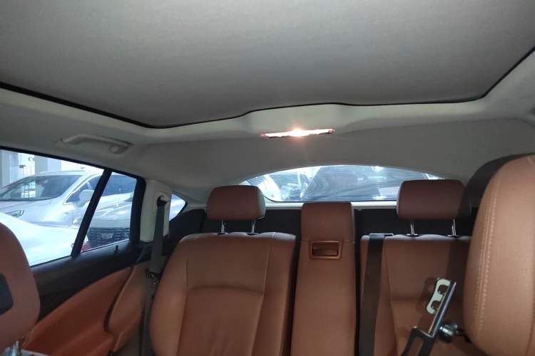 Used BMW 5 Series GT 2015 528i Leading Model Headliner