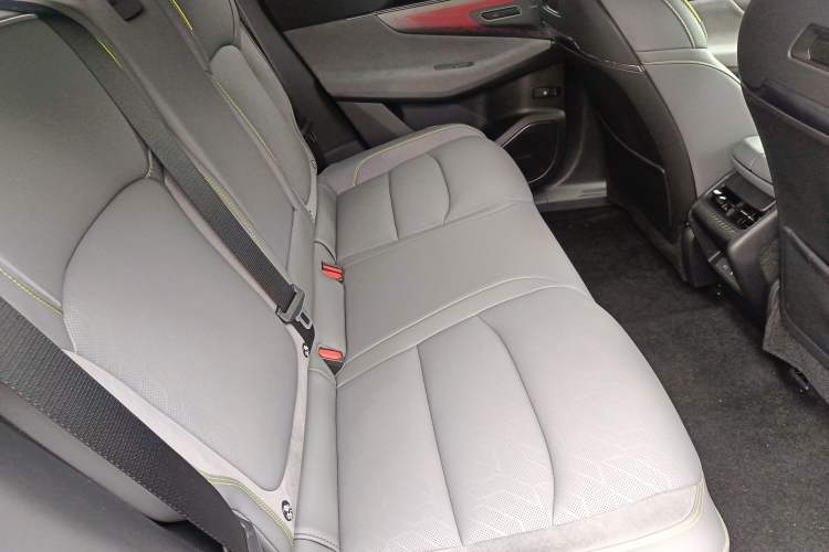 Used Lynk & Co 08 EM-P 2025 245km Ultra-Long Range Halo
