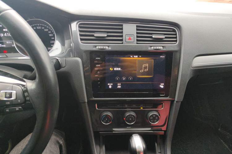 Used Volkswagen Golf 2020 Zhiai Edition 280TSI DSG Comfort Model Audio And AC Panel