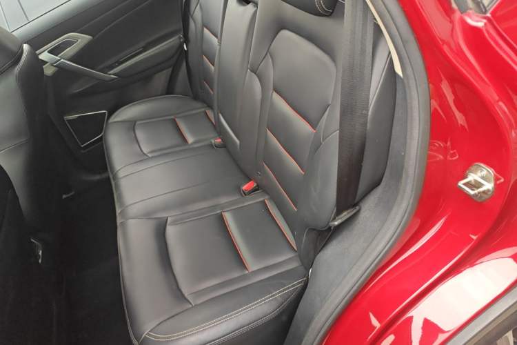 Used Geely Auto Emgrand X7 Sport 2018 1.8TD Automatic Two-Wheel Drive Smart Connect 4G Internet Edition