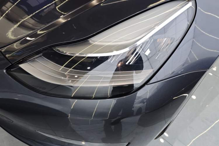 Used Tesla Model 3 2019 Long-Range All-Wheel-Drive Version
