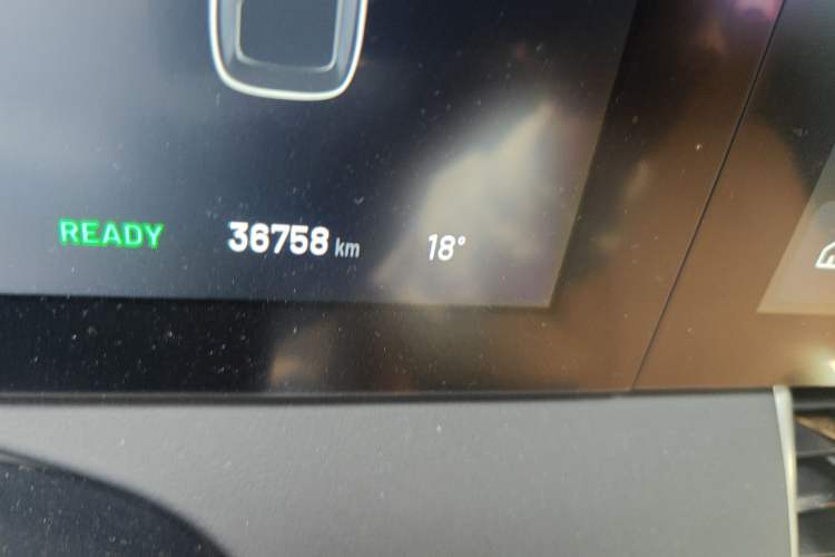 Used Li Auto ONE 2021 Extended-Range 6-Seater Version Odometer Close Up