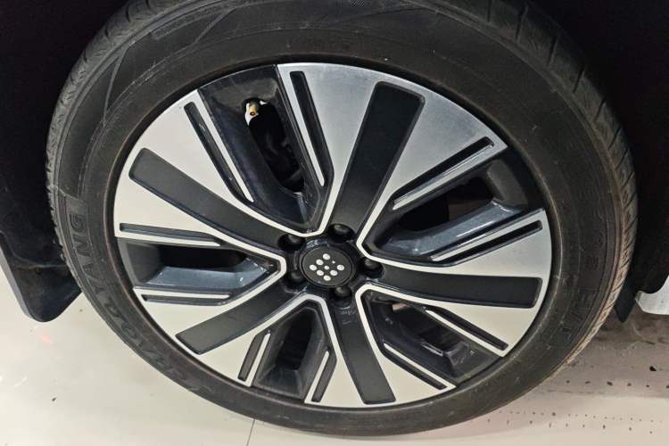 Used Landian E5 PLUS 2025 165 km Long-Range Version 7 Seats
