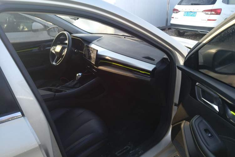 Used Roewe i5 2021 1.5L CVT Diamond Edition
