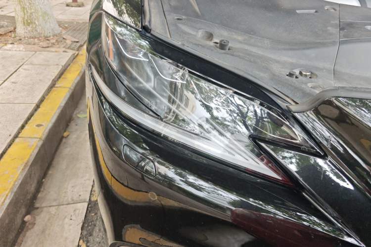 Used Lexus LS 2018 500h Executive Edition China VI