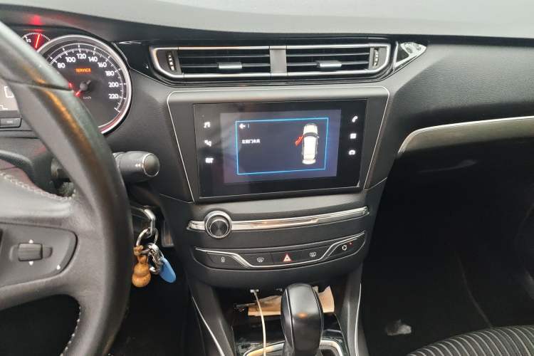 Used Peugeot 408 2016 1.6T Automatic Luxury Edition Audio And AC Panel