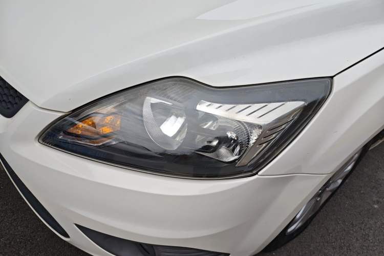 Used Ford Focus 2013 Hatchback Classic 1.8L Manual Base Model