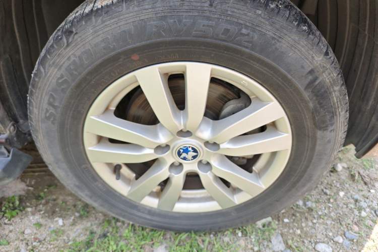 Used Venucia T70 2016 2.0L CVT Smart Choice Edition Right Front Wheel Hub