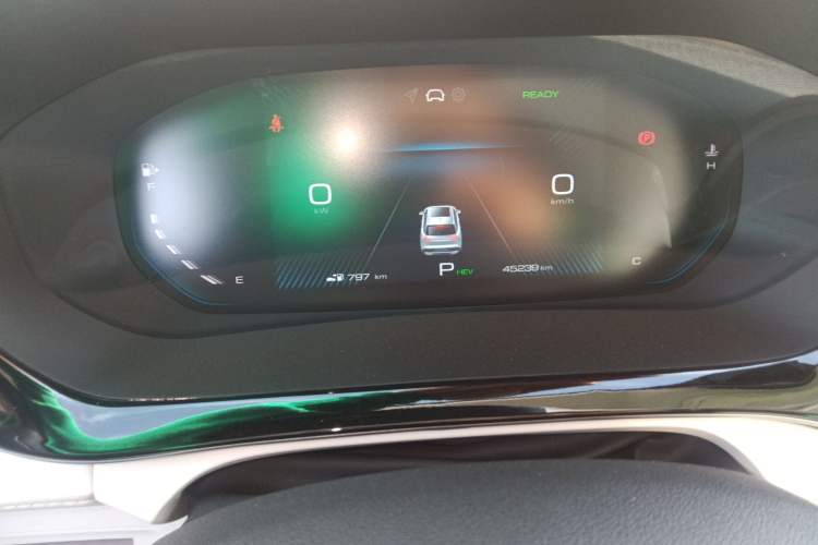 Used Wuling Xingyun 2023 2.0L DHT Flagship Edition
