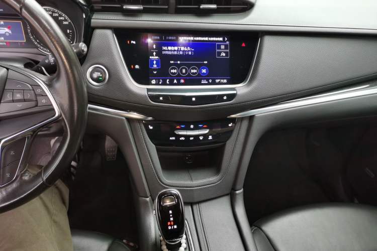 Used Cadillac XT5 2020 28T Luxury Version Audio And AC Panel