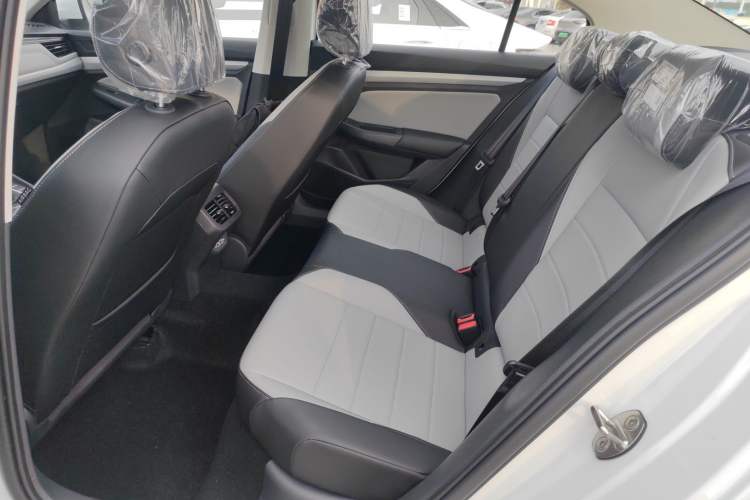 Used Volkswagen Bora 2026 200TSI DSG Yuexing Navigation Edition Left Rear Seat