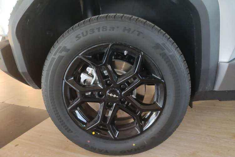 Used Formula Leopard Titanium 3 2025 501 km Range Rear-Wheel Drive Intelligent Driving Max Edition