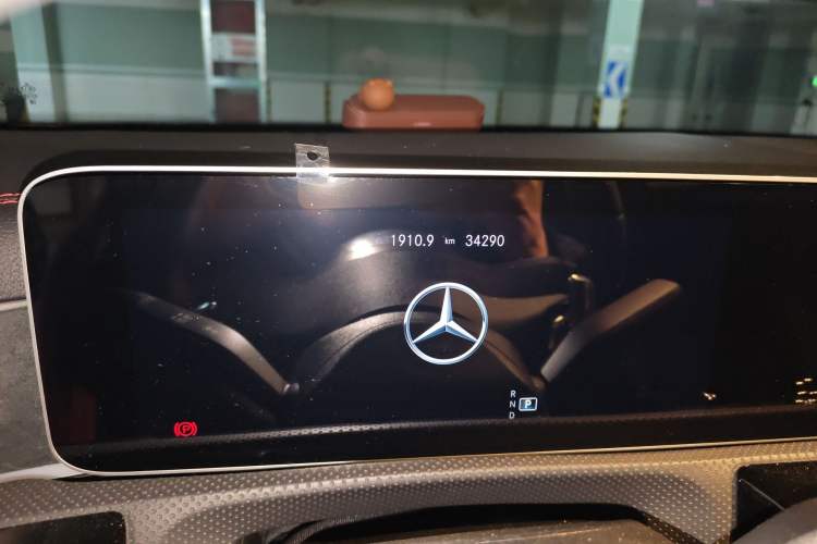 Used Mercedes-Benz CLA 2020 CLA 200 Odometer Close Up