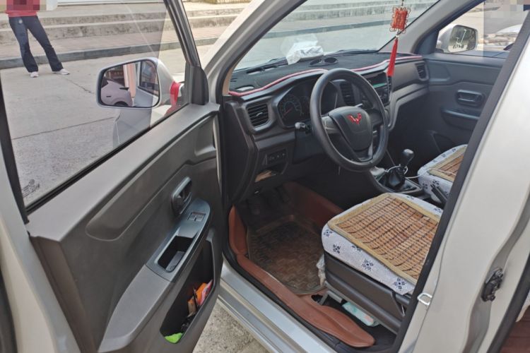 Used Wuling Hongguang V 2021 1.5L Enjoyment Edition LAR
