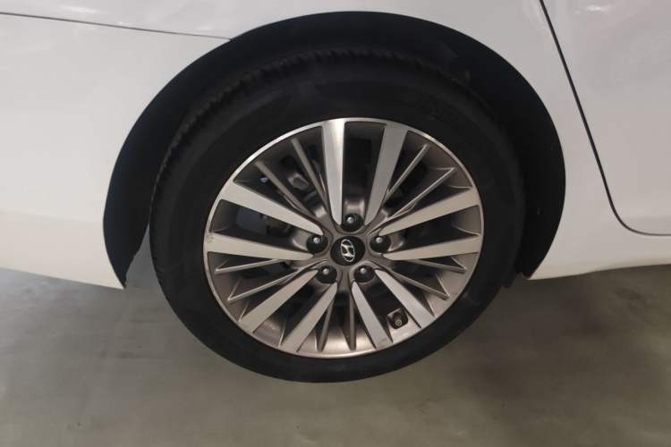 Used Hyundai Mistra 2017 1.8L Automatic Smart GLS China V Standard Right Rear Wheel Hub