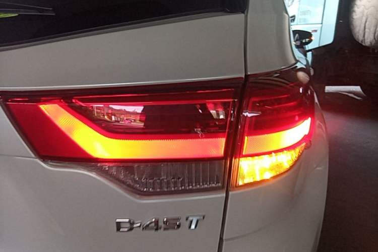 Used Toyota Highlander 2018 2.0T Four-Wheel Drive Luxury Version 7 Seats China VI Standard
