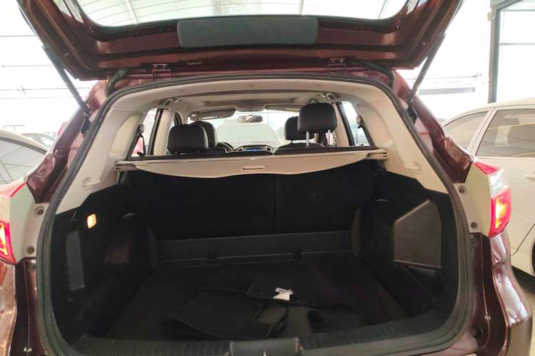 Used Venucia T70X 2015 2.0L CVT Smart Enjoyment Sport Edition