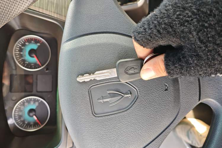 Used Jinbei Hiace X30 2024 1.5L Champion Edition Passenger Vehicle 5/6/7 Seats