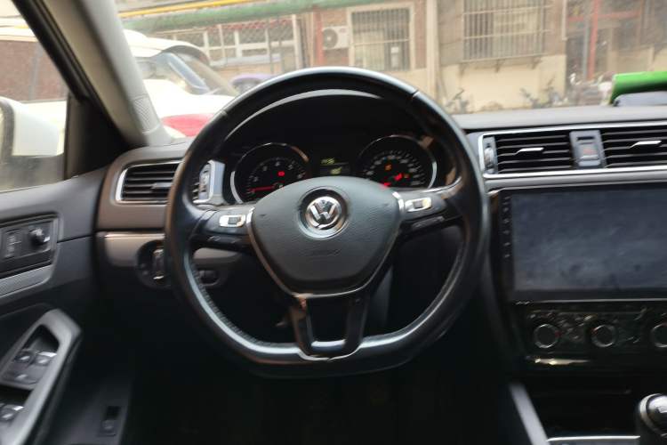 Used Volkswagen Sagitar 2018 1.6L Manual Comfort Model Steering Wheel