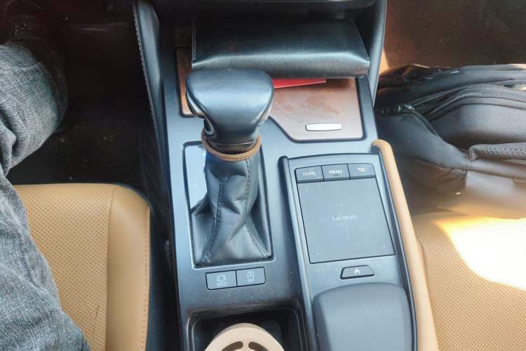 Used Lexus ES 2021 200 Luxury Edition Gear Lever