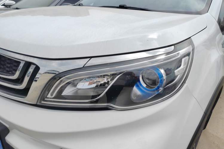 Used Geely Auto Vision X3 2019 Upgraded Model 1.5L CVT Elite Version Left Front Headlight