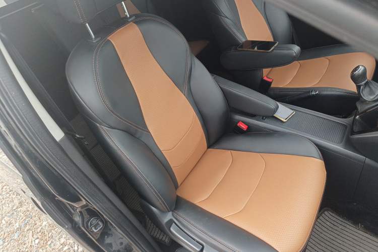 Used JAC Refine M3 2022 1.8L 7-seat Standard Edition