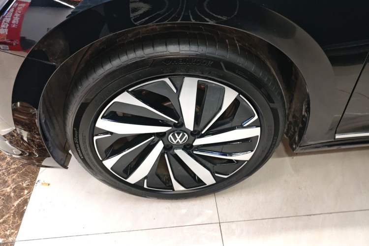 Used Volkswagen Passat 2024 330TSI Elite Edition Left Front Wheel Hub