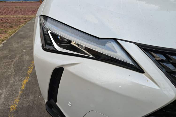 Used Lexus UX 2019 260h Explore-Cool Edition China VI Standard
