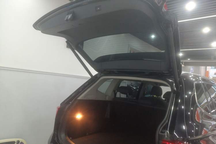 Used Volkswagen Tiguan L 2022 330TSI Automatic Two-Wheel Drive R-Line Enhanced Edition
