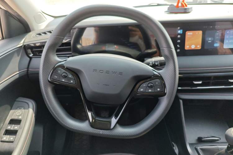 Used Roewe i5 2023 1.5L Manual Comfort Edition
