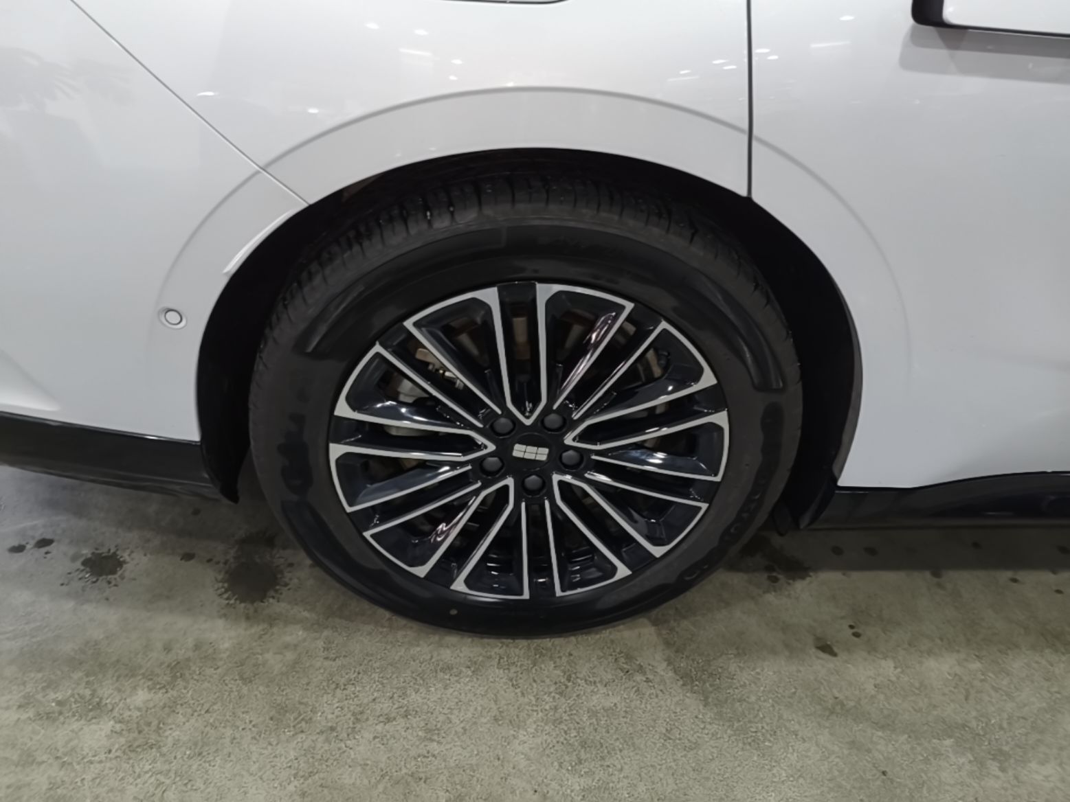 Geely Galaxy 8 2025 130km EM-i Deluxe Edition — снимка 11