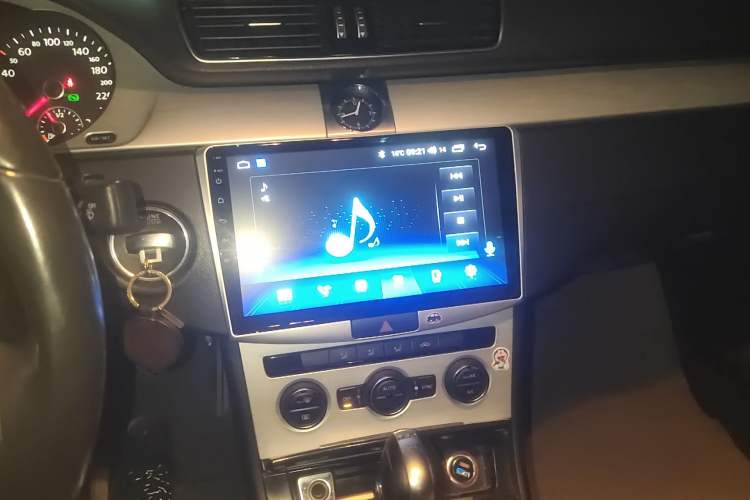 Used Volkswagen Magotan 2015 1.8TSI Advanced Model Audio And AC Panel