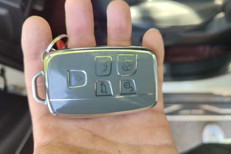 Used Land X7 2016 2.0T Panoramic Prestige Edition
