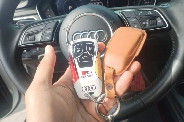 Used Audi A4L 2019 40 TFSI Fashion Version China V Vehicle Key