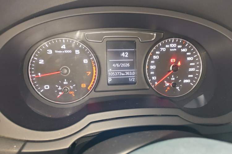 Used Audi Q3 2018 30th Anniversary Edition 35 TFSI Fashion Model Odometer Close Up