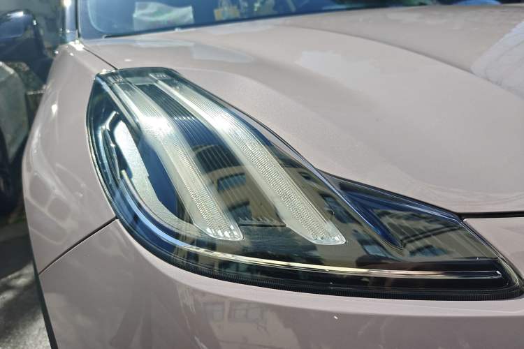 Used Lynk & Co 06 2021 1.5T Shero Pink Special Edition