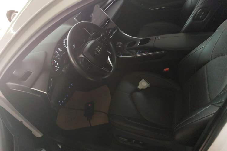 Used Toyota Avalon 2022 2.5L Luxury Edition Left Front Seat